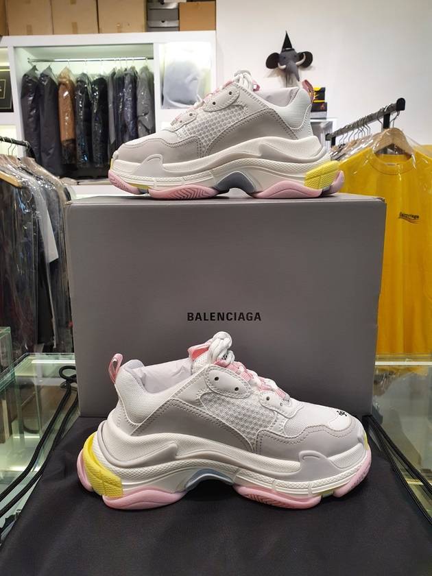 Luxury Balenciaga  Triple S Low-Top Sneakers White