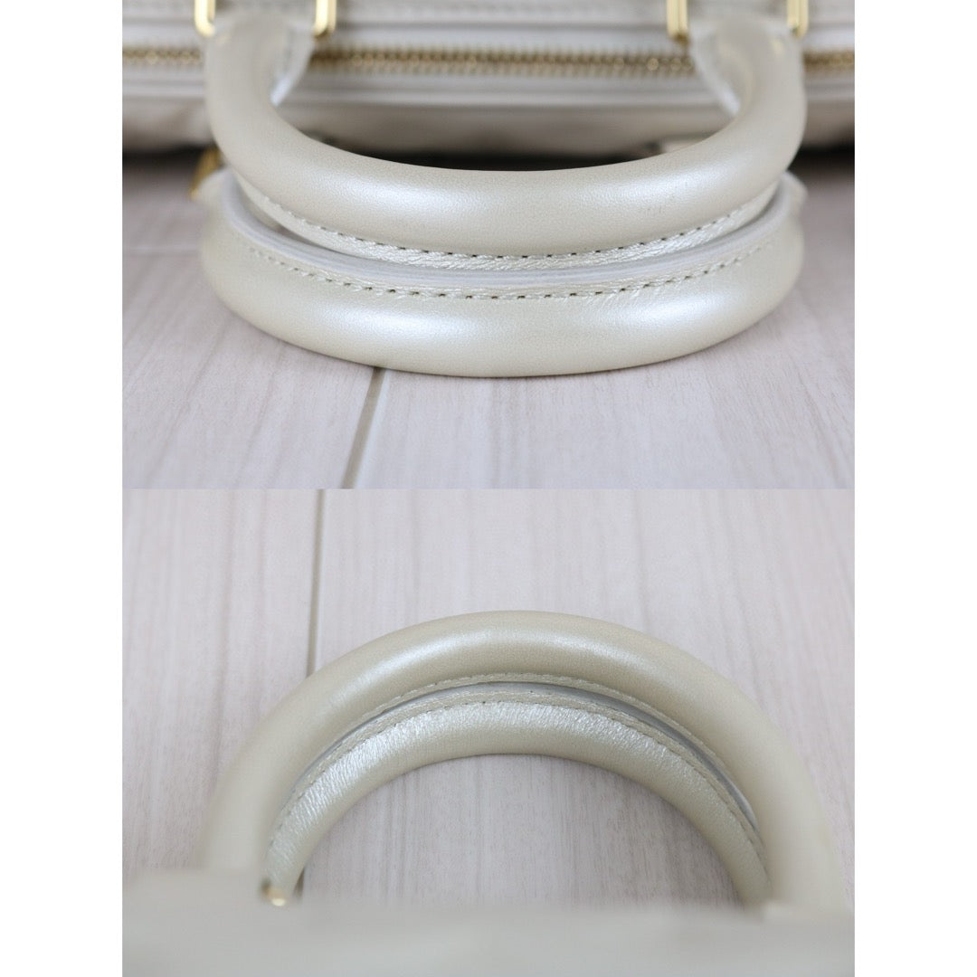Very Good ( Rank A) ｜LV Monogram Leather Speedy 20 Limited Edition White Handbag With Shoulder Bag｜B25012201