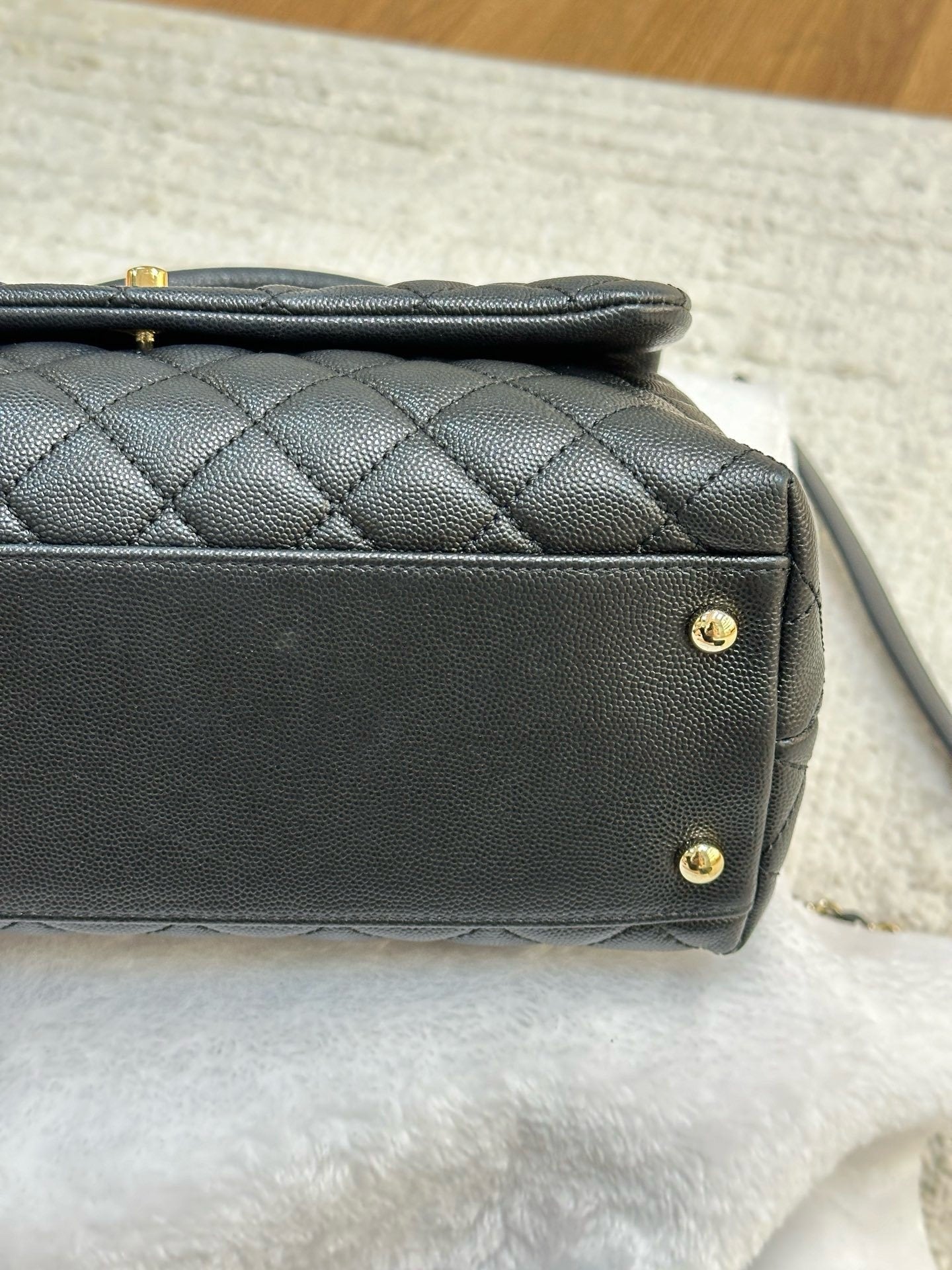 Chanel Medium Caviar Quilted Coco Handle Flap Black GHW 30 holo card