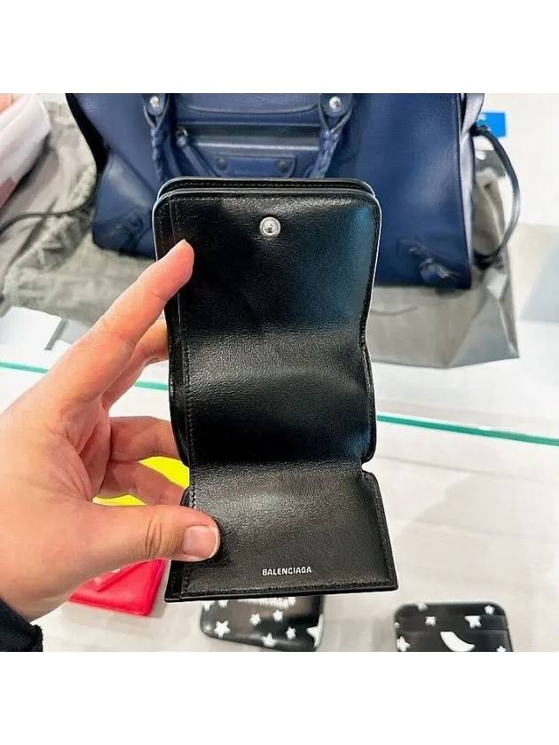 Luxury Balenciaga  Star Logo Print Tri-Fold Half Wallet Black