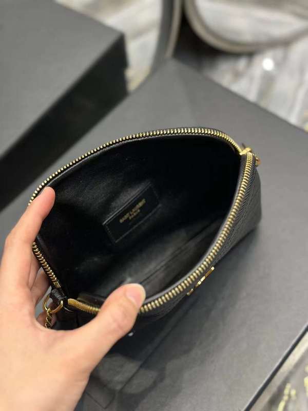 Yves Saint Laurent - Bags - The Wells Bags  590