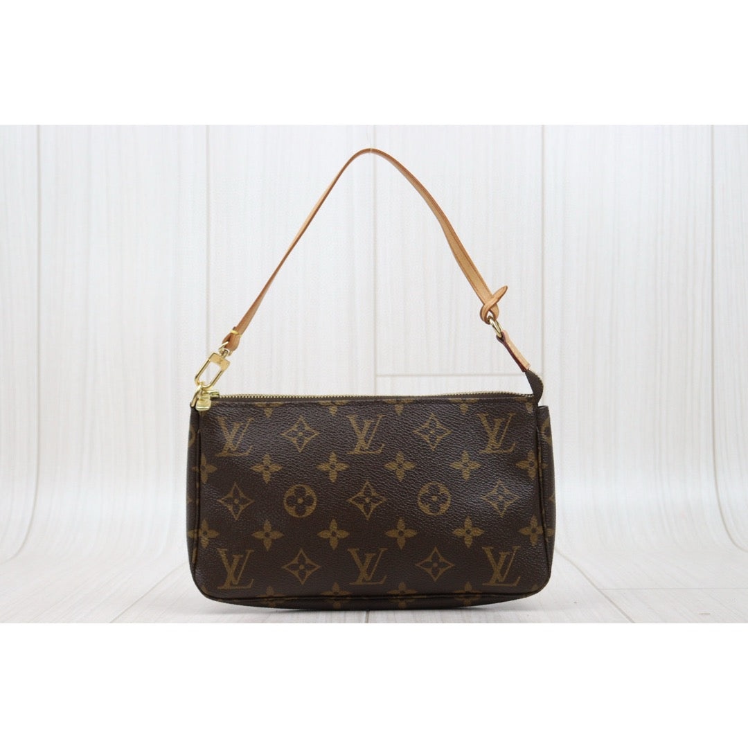 Very Good ( Rank A) ｜ LV Monogram Pochette Accessoires ｜25052211