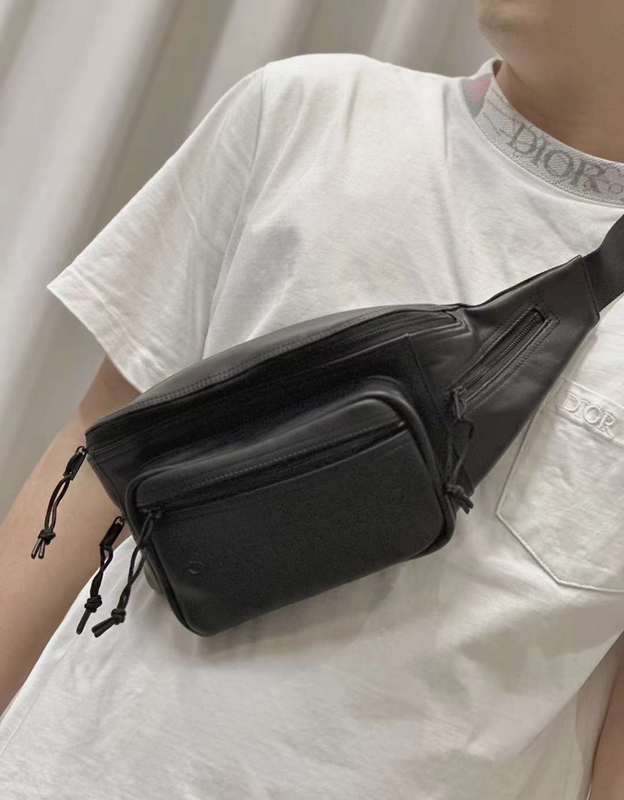 Yves Saint Laurent - Bags - The Wells Bags  645