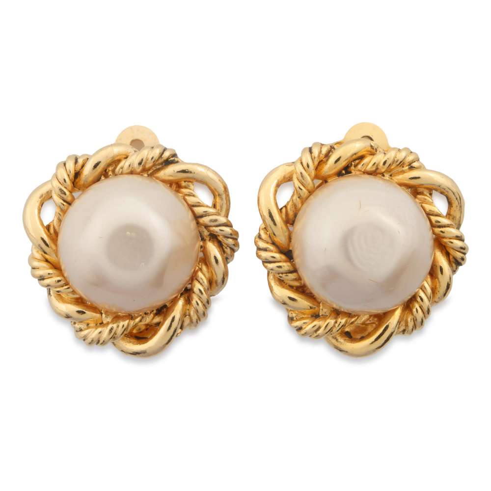 CHANEL Faux Pearl  Earring Gold Metal