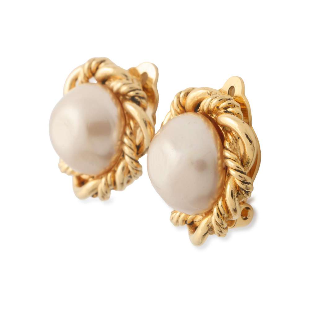 CHANEL Faux Pearl  Earring Gold Metal