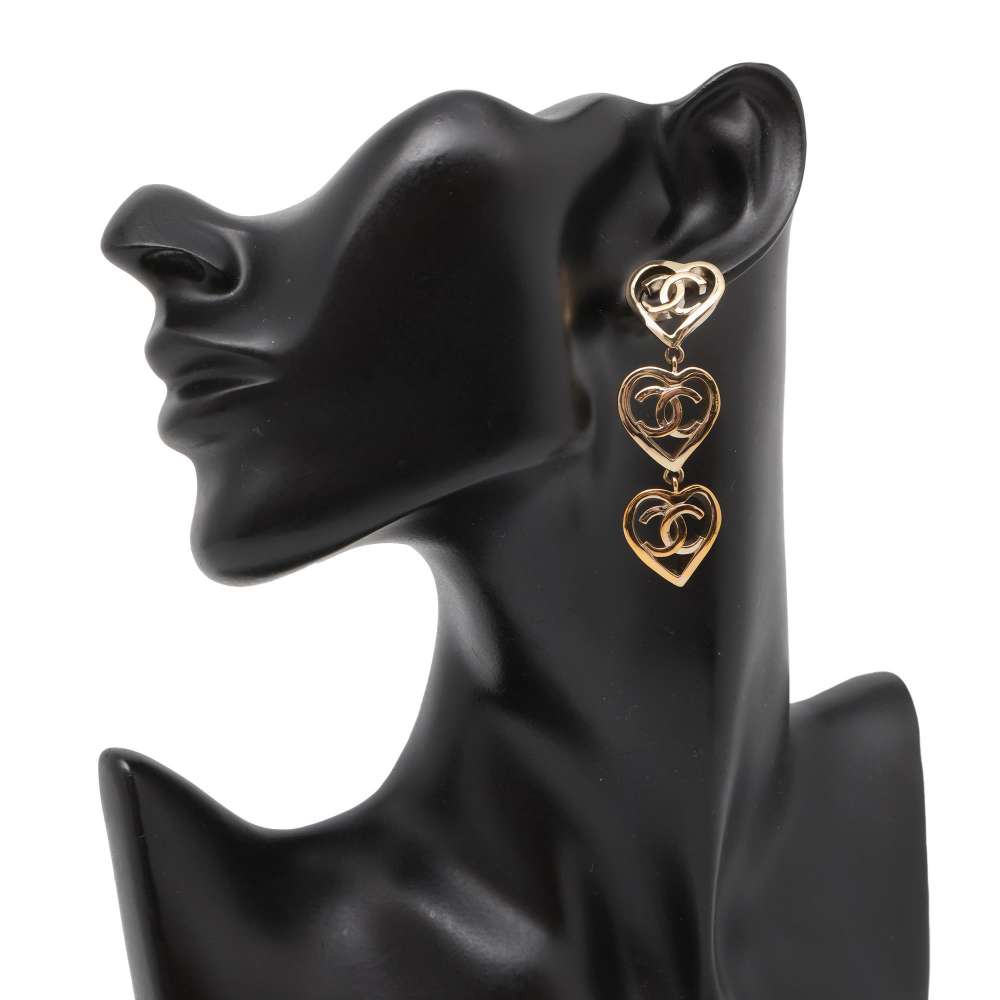 CHANEL CC Logo Heart Earrings Gold Gold Plated