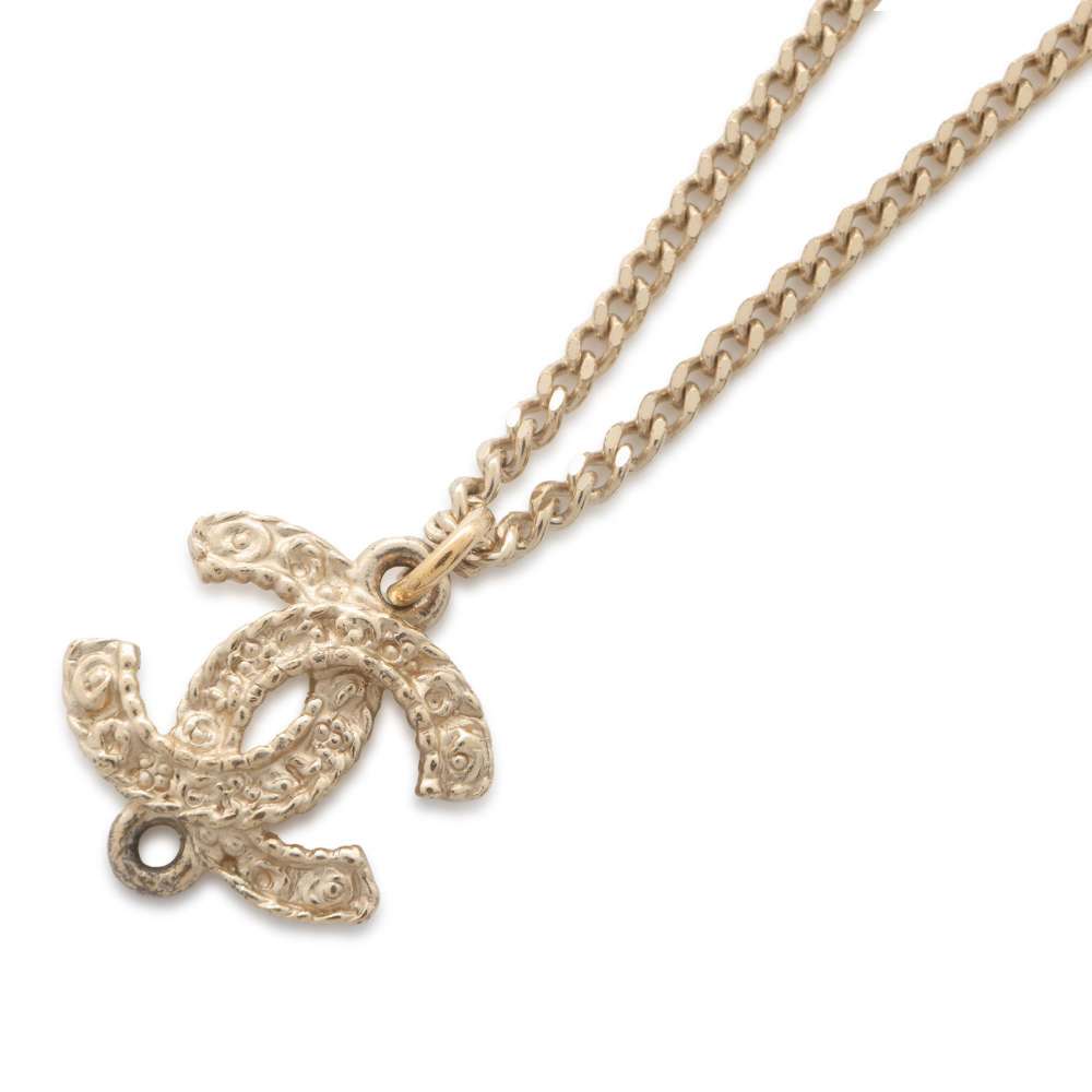 CHANEL CC Logo Necklace Gold Metal