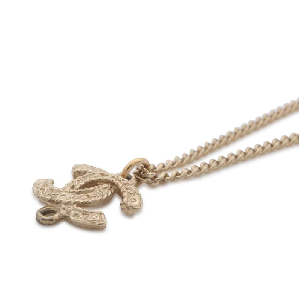 CHANEL CC Logo Necklace Gold Metal
