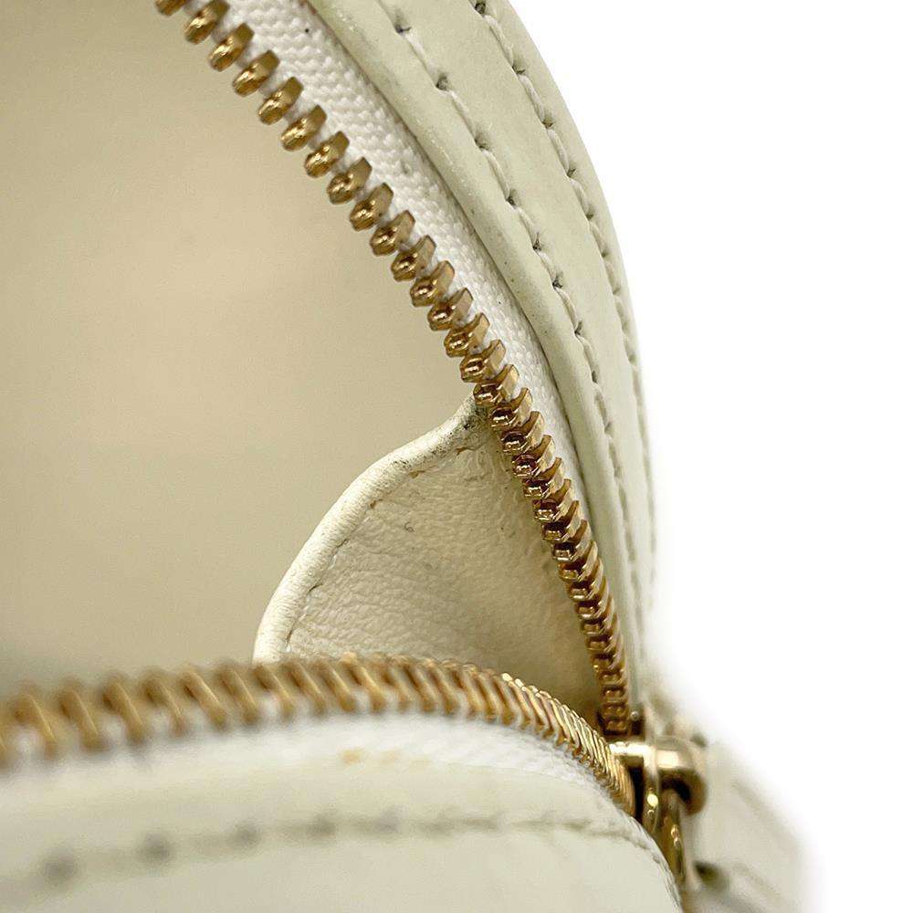 CHANEL V Stitch ChainShoulder Lapausa White Leather