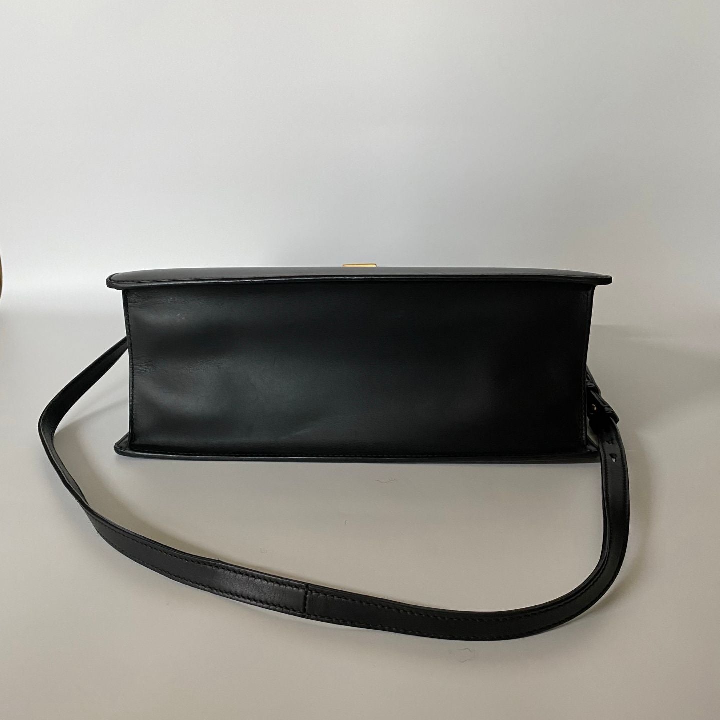 GUCCI Calfskin Medium Sylvie Top Handle Bag Black - NG