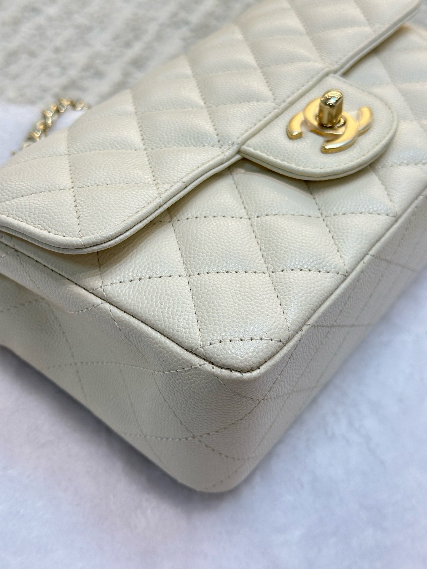 Chanel Mini Rectangle Caviar Lvory 17C GHW