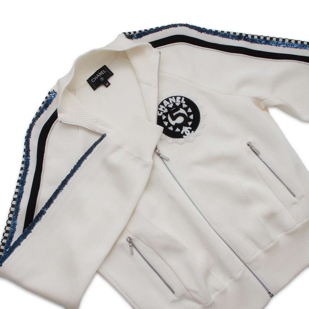 CHANEL CC Logo Sequins Blouson with Logo Patch Size 38 White/Black P74166 Rayon91% Nylon7% Polyurethane2%
