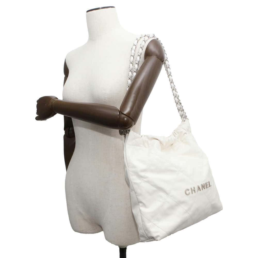 CHANEL CHANEL 22Handbag White AS3260 Shiny Calf Leather Size Small