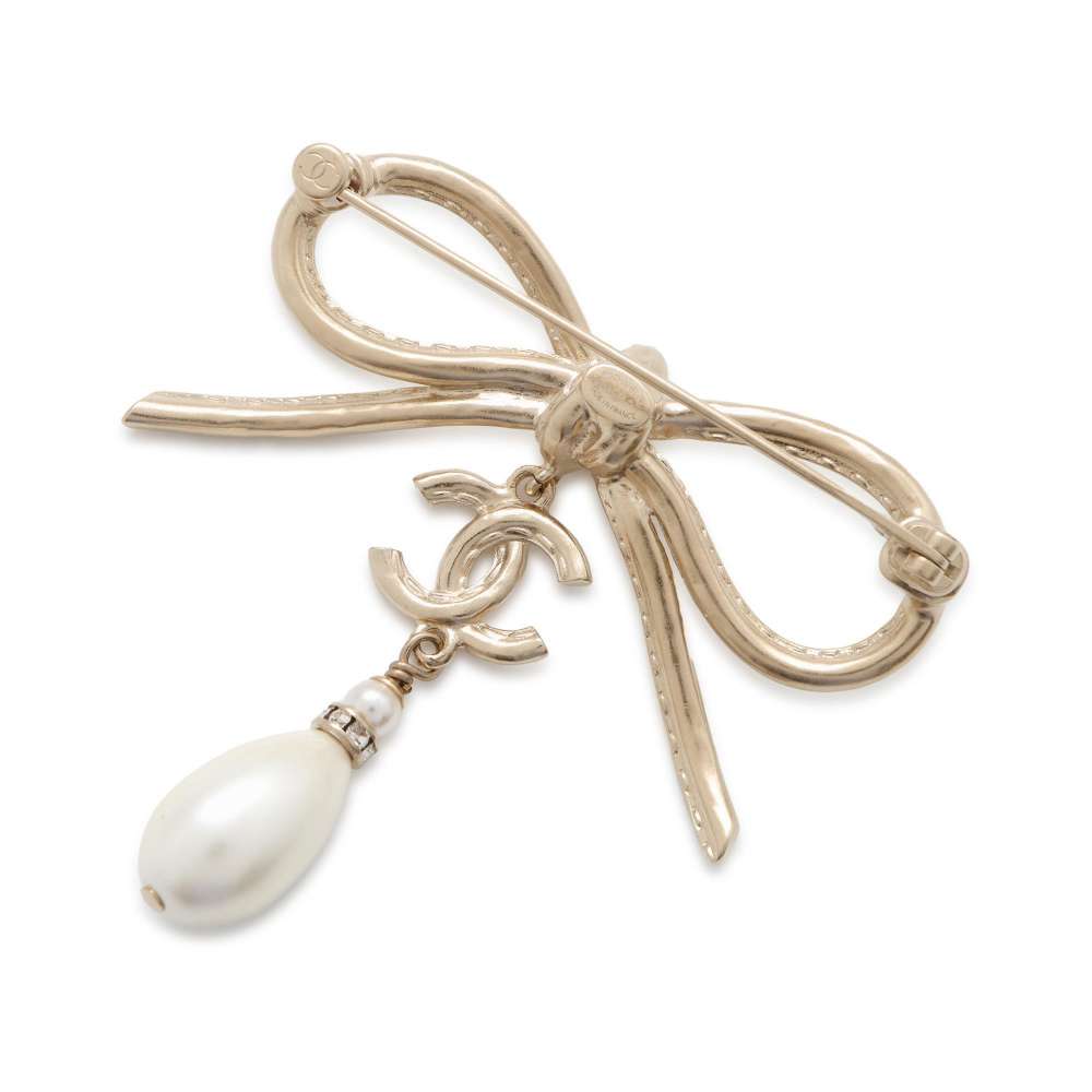CHANEL CC Logo Ribbon Brooch Gold AB8392 Metal Faux Pearl  Rhinestone