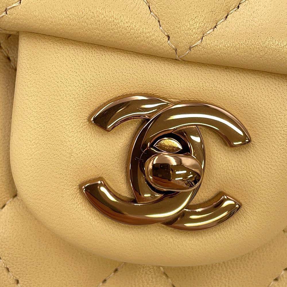 CHANEL Mini Matelasse ChainShoulder Bag Beige A69900 Lambskin