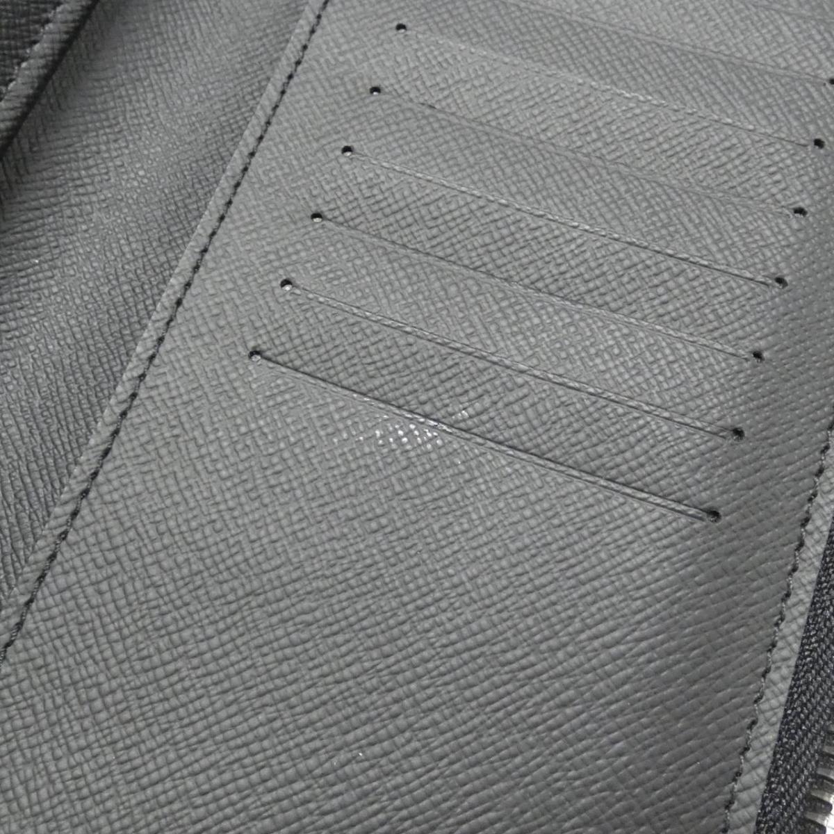 Louis Vuitton Taiga Zippy Wallet M30731 Vertical Wallet