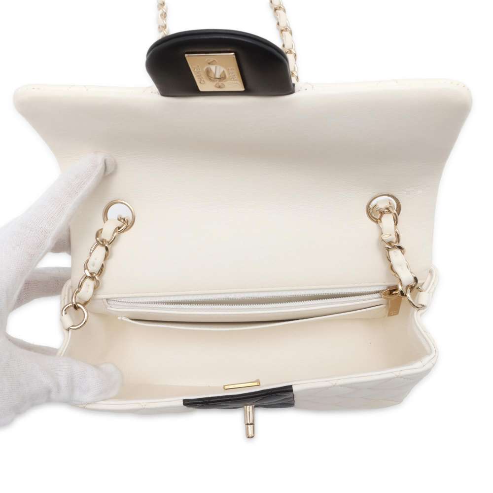 CHANEL Mini Matelasse ChainShoulder Bag Black/White A69900 Lambskin Size 20
