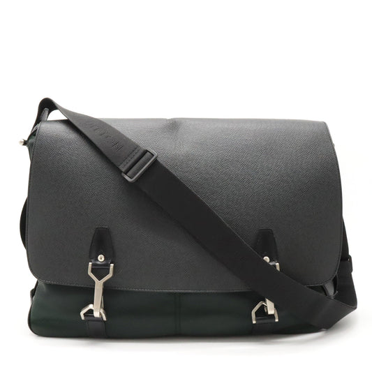 Louis Vuitton Louis Vuitton Tyga Delso Messenger Bag Black M30162