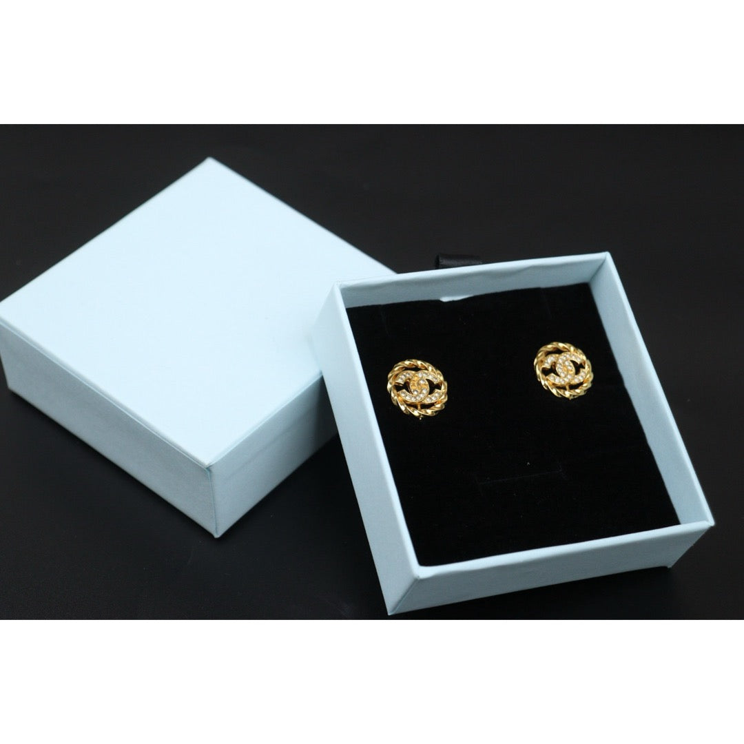 Good ( Rank AB) ｜CHANEL Coco Mark Gold 24 Plated Rhinestone Earrings｜V25061912