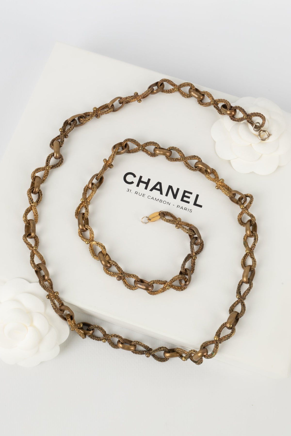 Collier doré Chanel 1950-60