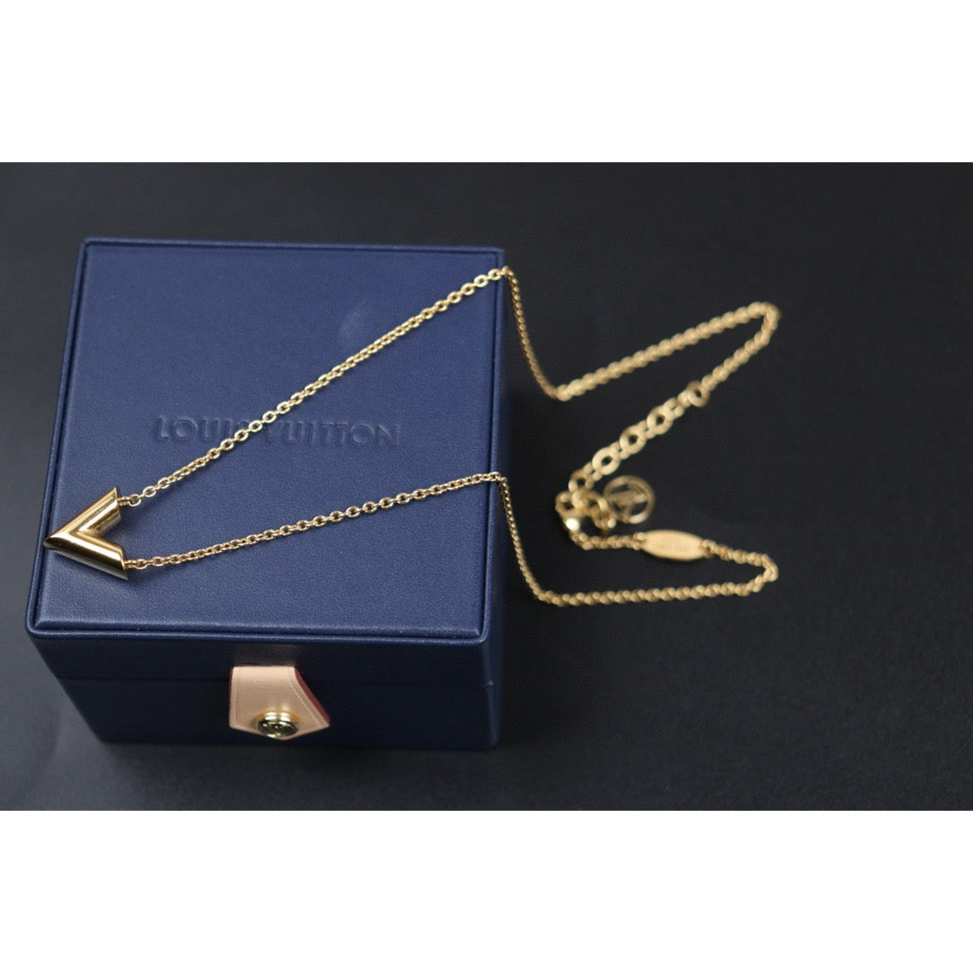 Excellent（Rank SA）｜ LV Collier Essential V Necklace ｜25032707
