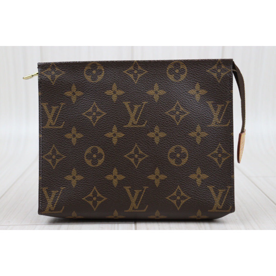 Rank A ｜ LV Monogram Pochette Toilette 19 ｜24031416