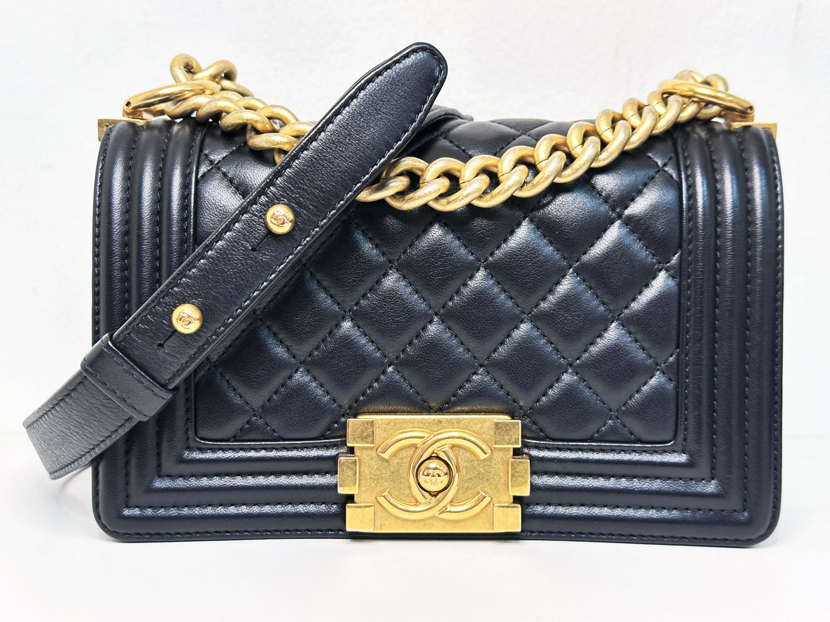 CHANEL SMALL BOY BAG CAVIAR BLACK GHW 2457 holo card