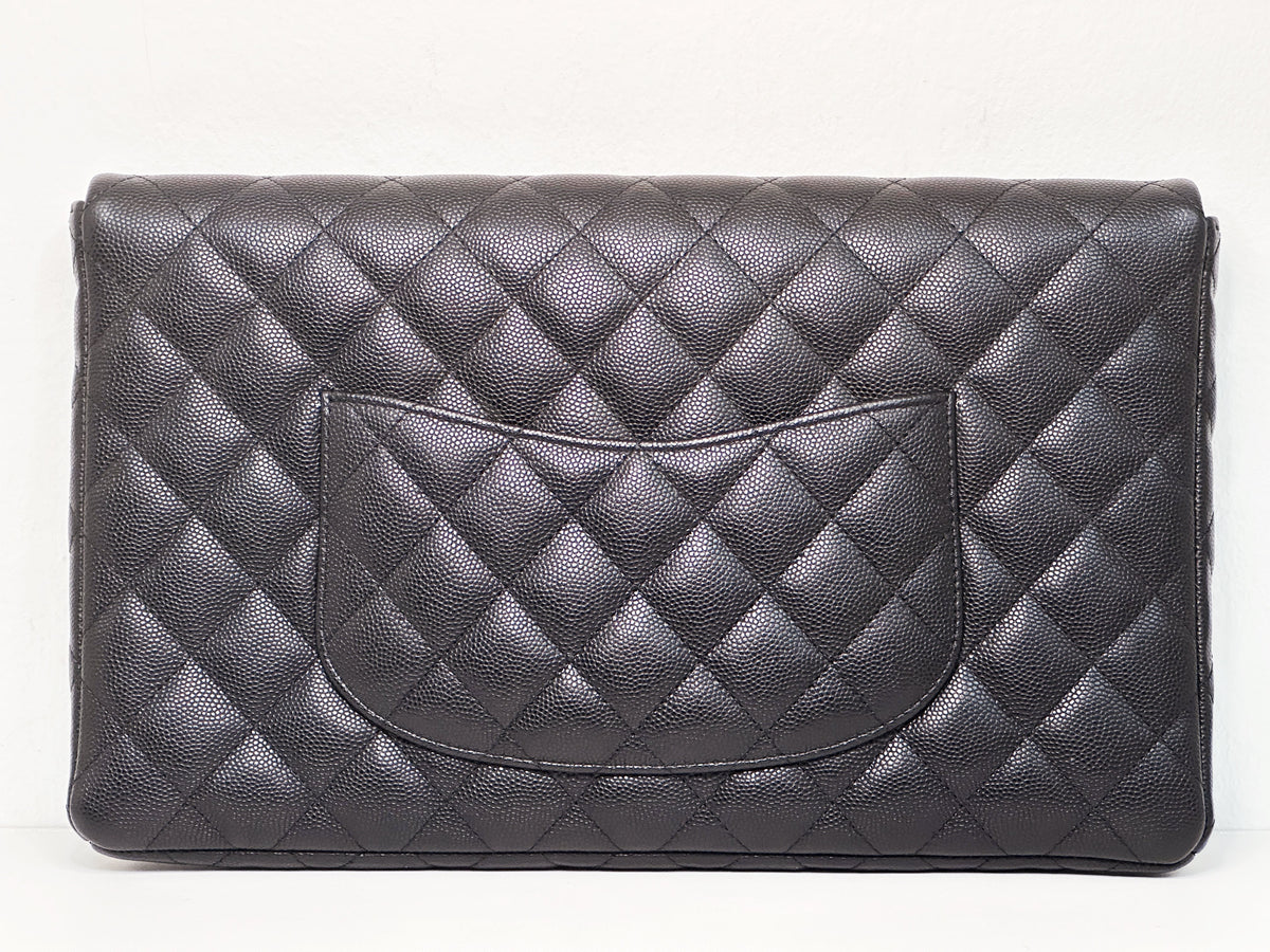 Chanel Quilted Caviar Classic Clutch GHW Black 2683 holo card