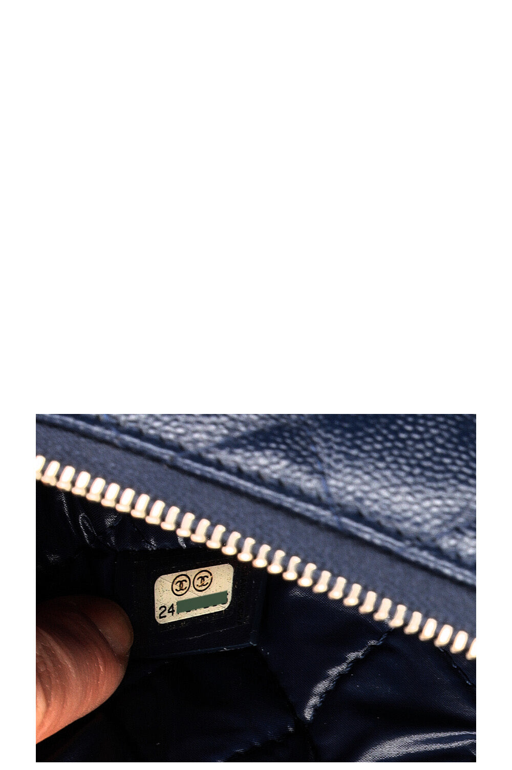 CHANEL Pochette Caviar Navy