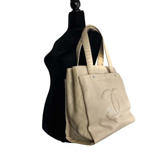 CHANEL Ultimate Executive Tote Medium