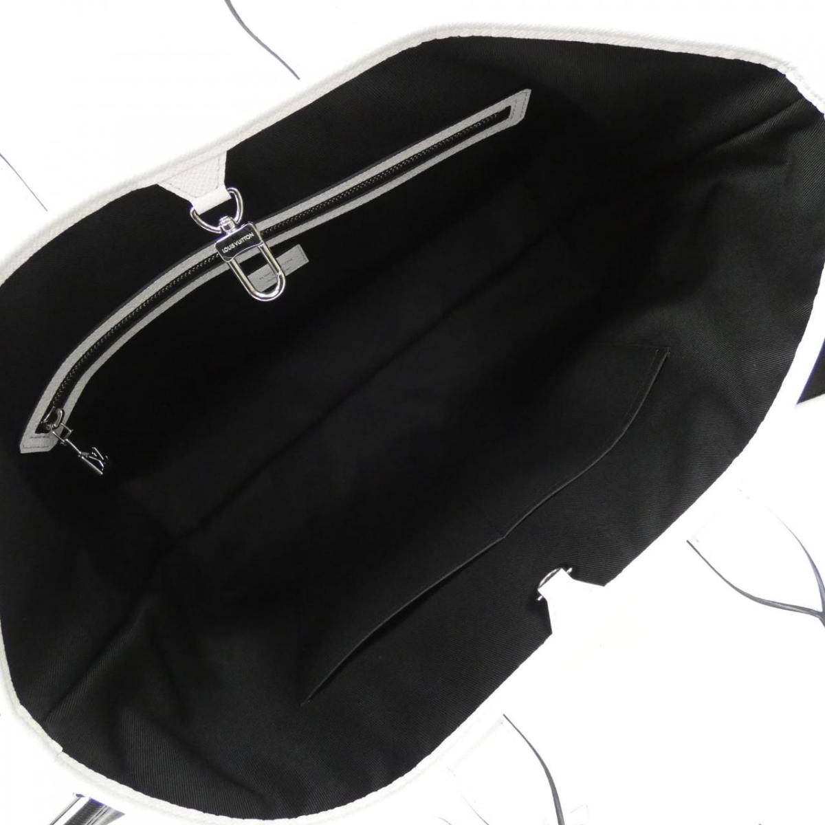 Louis Vuitton Taiga Lama Weekend Tote M30919 Bag