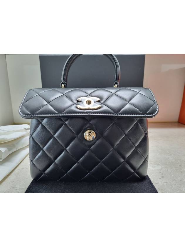Gold CC Logo Flap Cross Bag Black Chanel