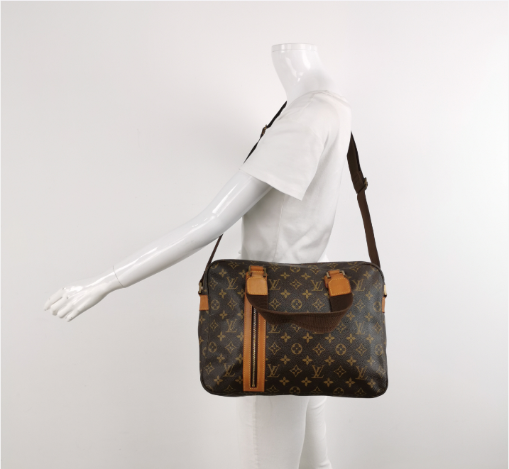 Preloved Louis Vuitton (LV) Sac Bosphore Monogram Bag 34.5cm 250326781121303