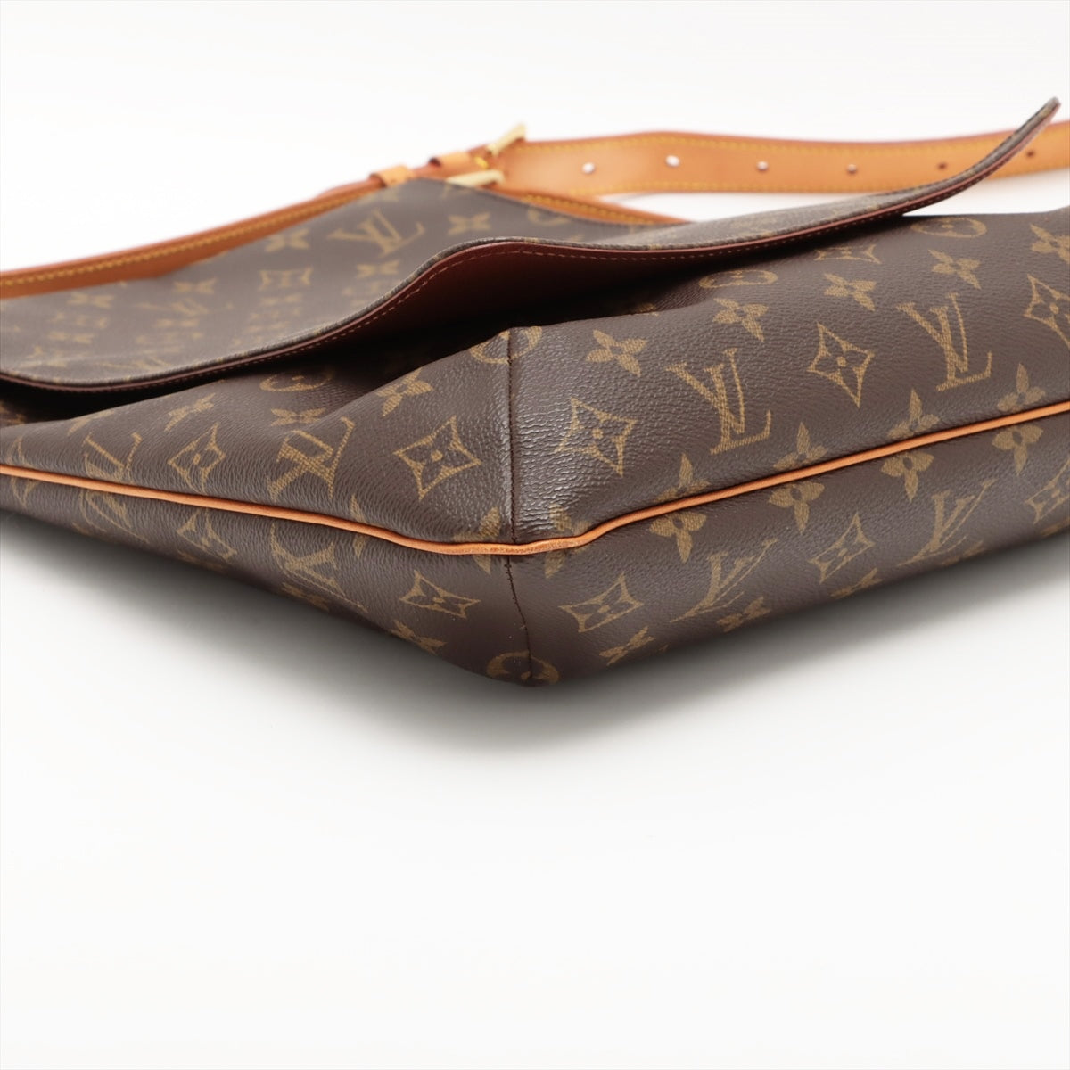 LOUIS VUITTON Musette Shoulder Bag in Monogram M51256