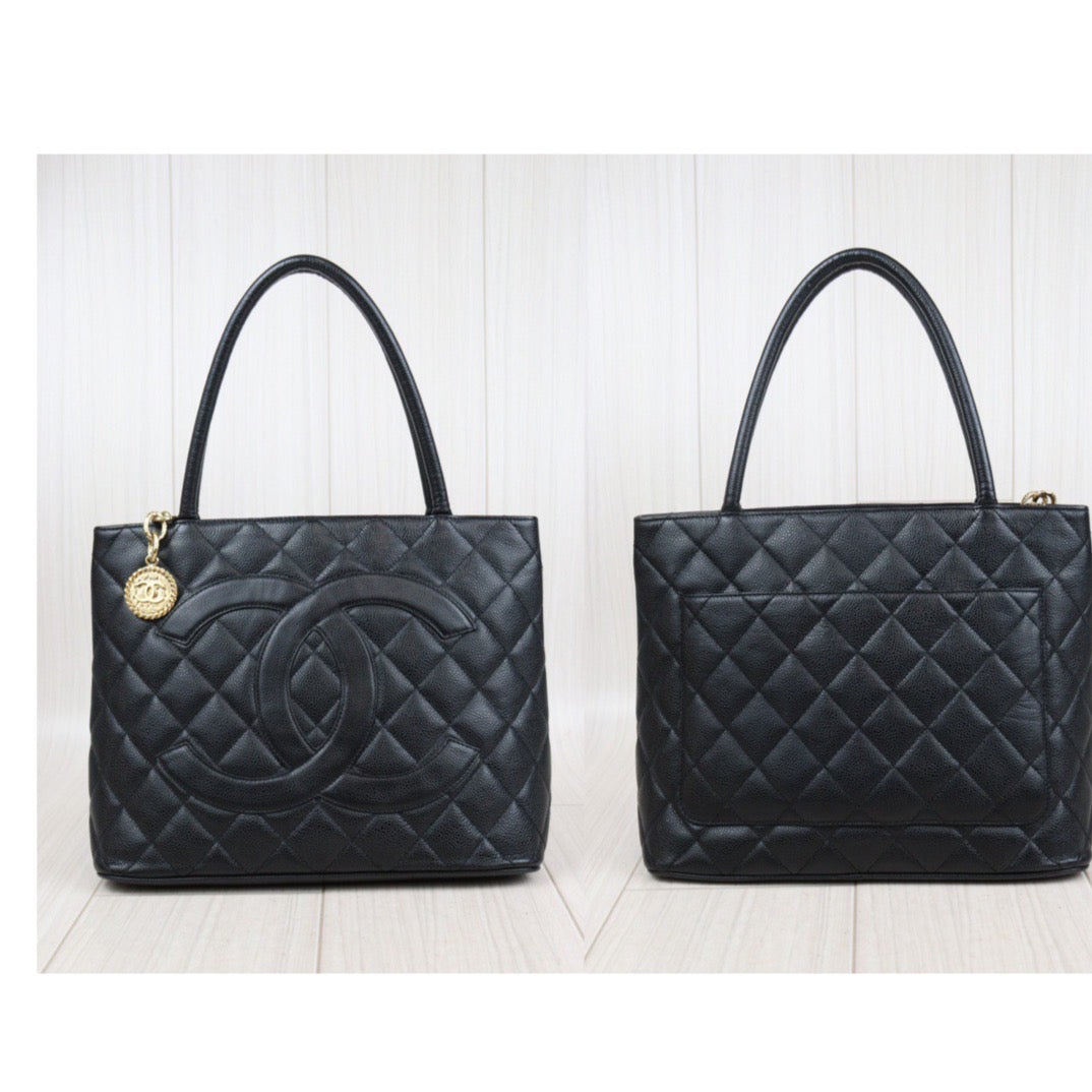 Rank AB｜ CHANEL Caviar Skin Leather Calf Leather Tote Bag Made In 2006～2008Year｜24010821