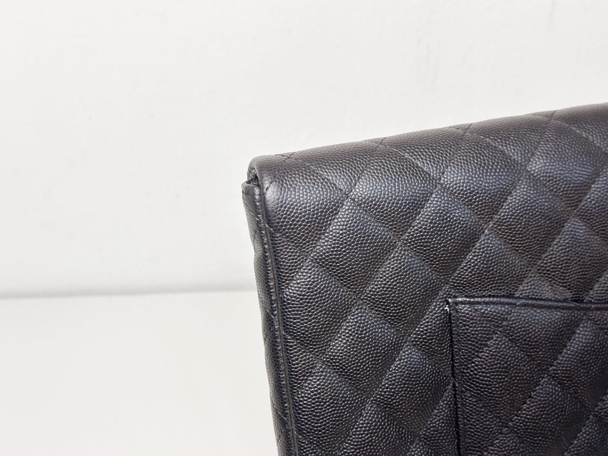 Chanel Quilted Caviar Classic Clutch GHW Black 2683 holo card
