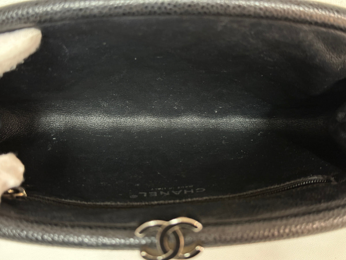 Chanel Quilted Timeless Kisslock Clutch Black Caviar holo 1595