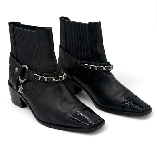 Chanel - Bottines en cuir T.38