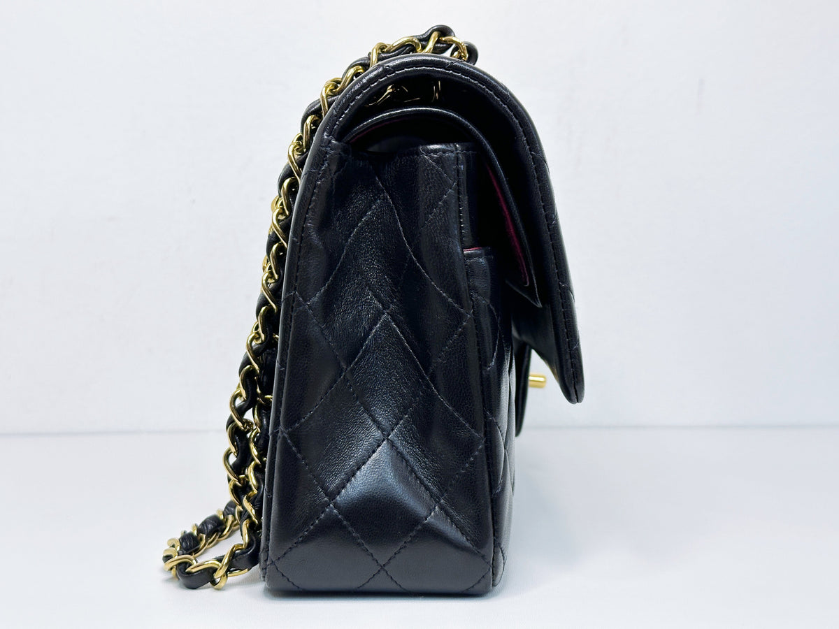 Chanel Vintage Black Quilted Lambskin Medium Classic Double Flap Bag 2843 holo card