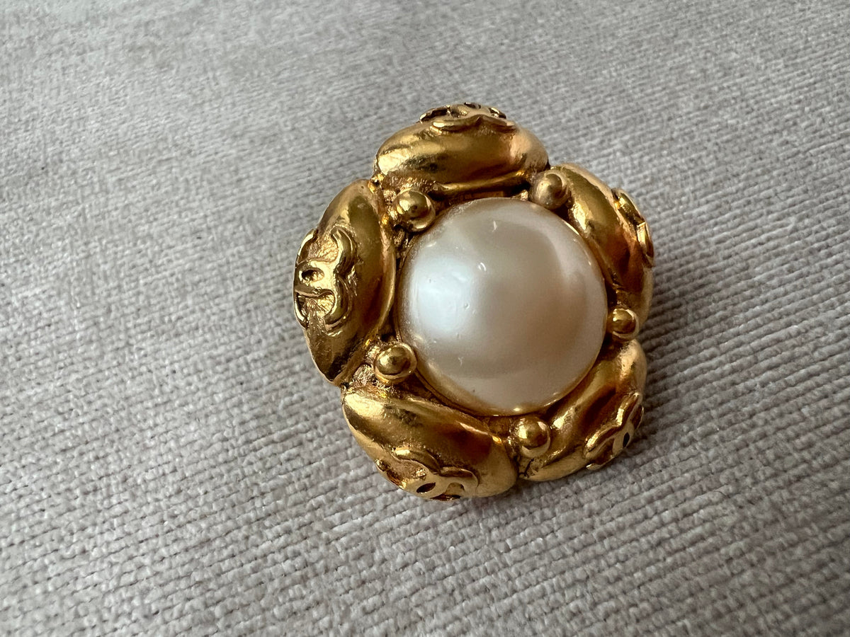 Chanel Vintage Cabochon CC Clip On Earrings
