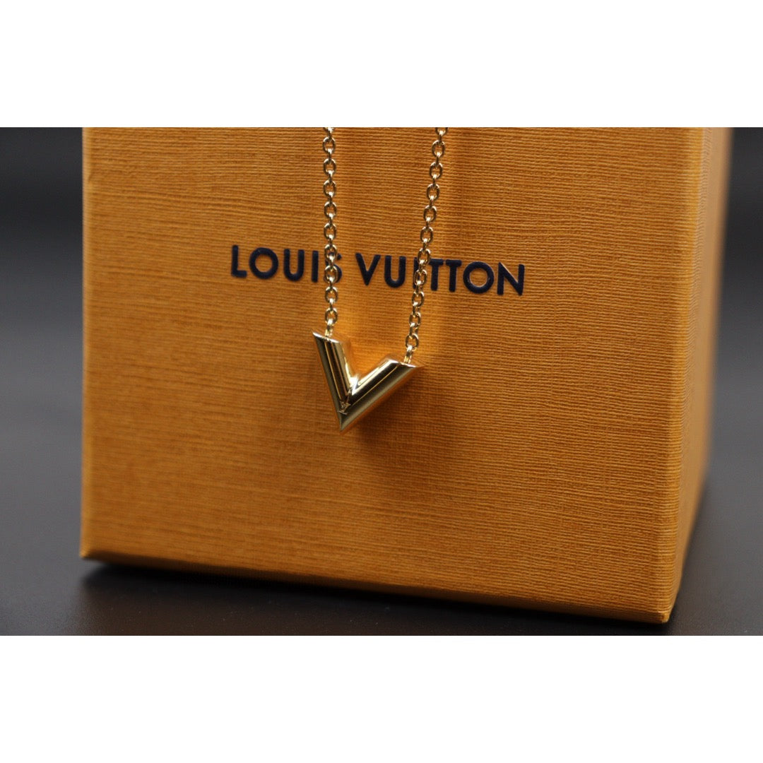 Excellent（Rank SA）｜ LV Collier Essential V Necklace ｜25032707