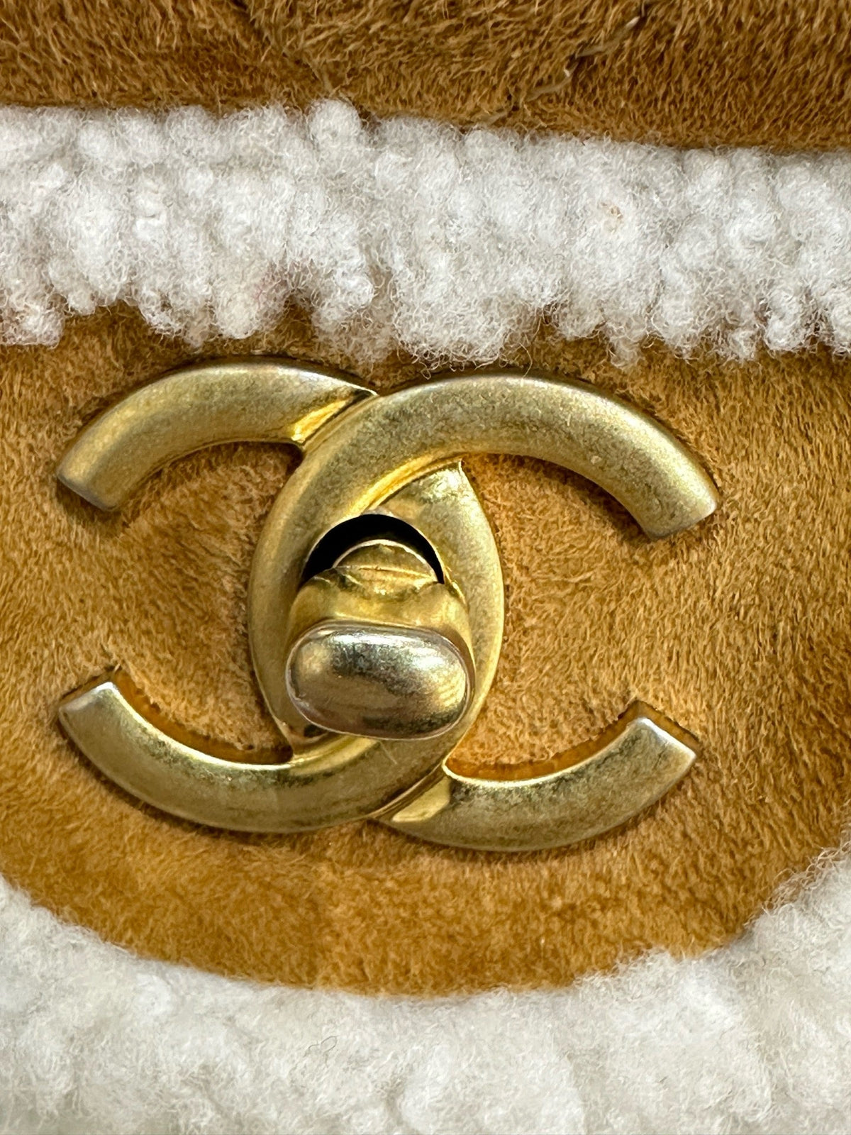 Chanel Medium Shearling Coco Neige Flap 2645 holo card