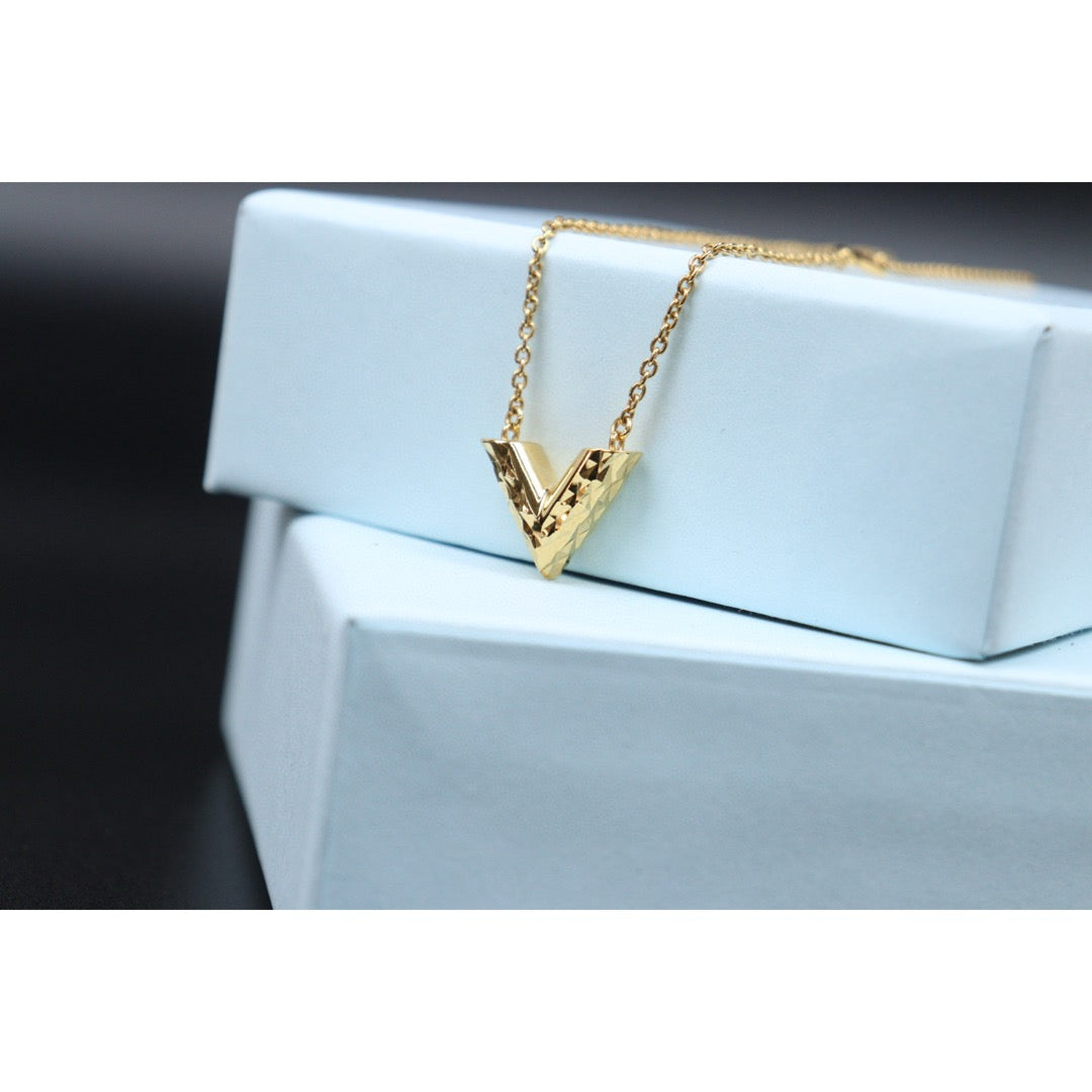 Very Good ( Rank A) ｜ LV Collier Essential V Necklace ｜25013103