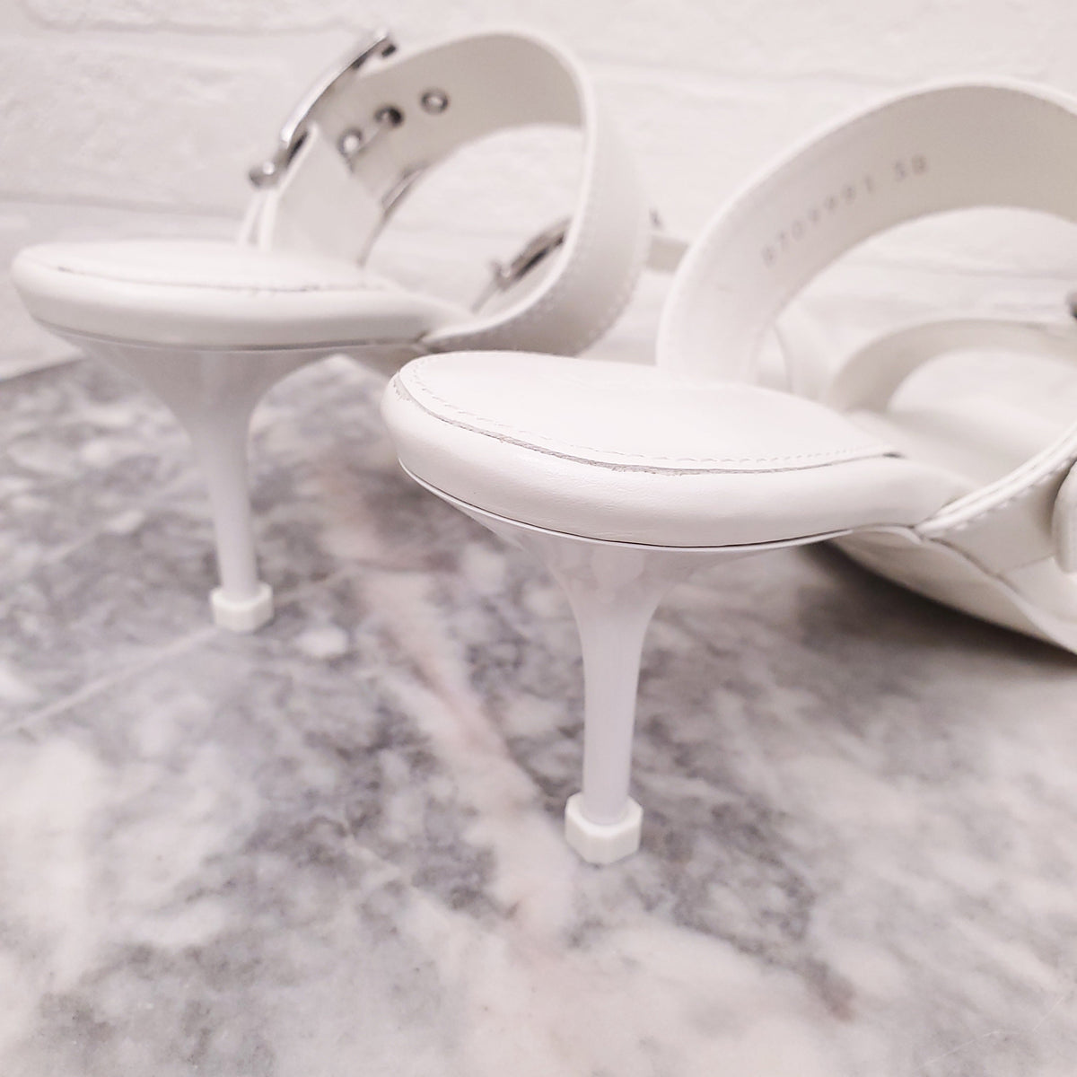ALEXANDER MCQUEEN WHITE PUNK HEELED MULES - SIZE 38