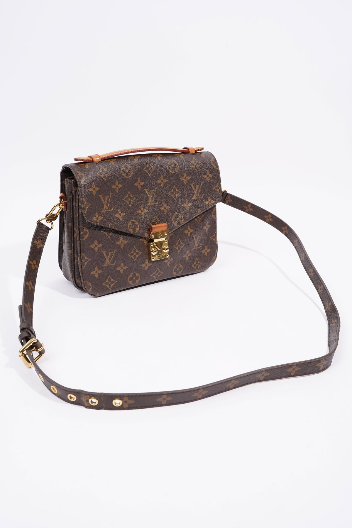Louis Vuitton Pochette Metis Monogram Coated Canvas
