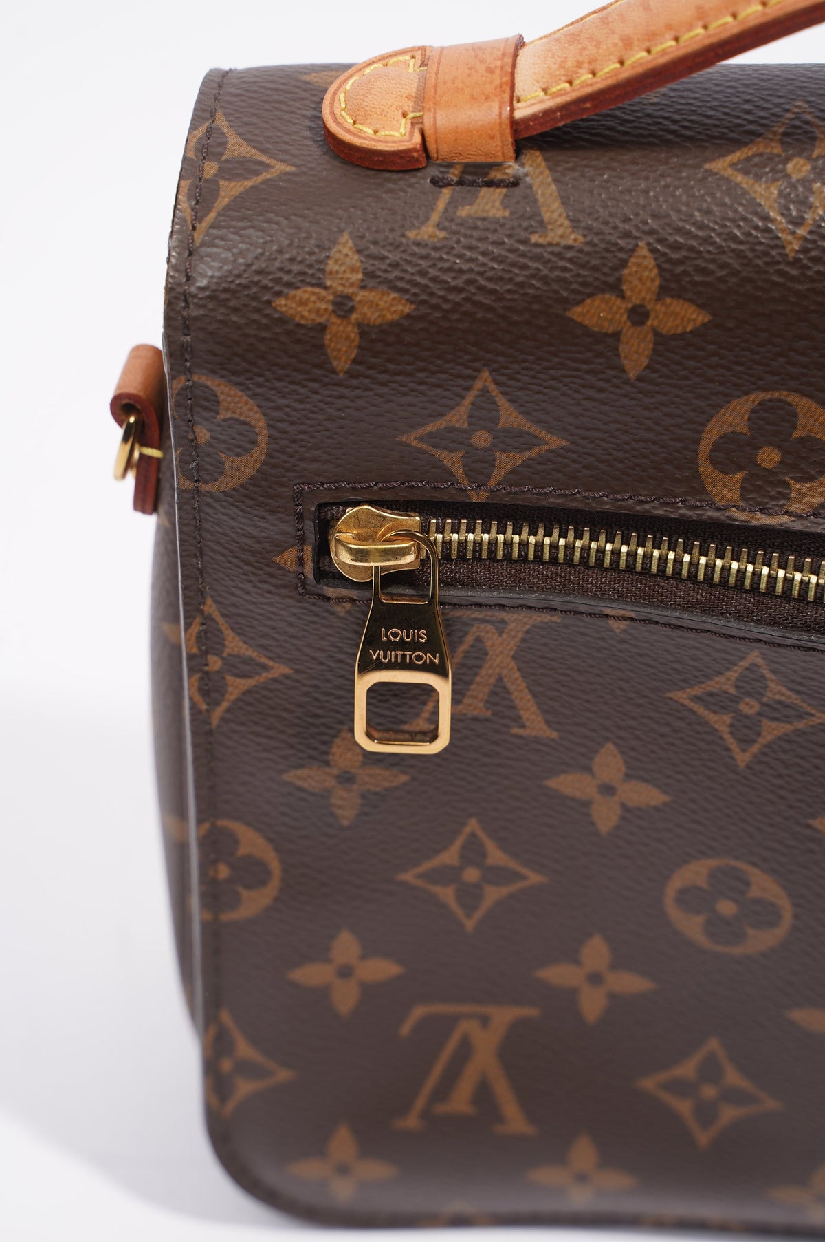 Louis Vuitton Pochette Metis Monogram