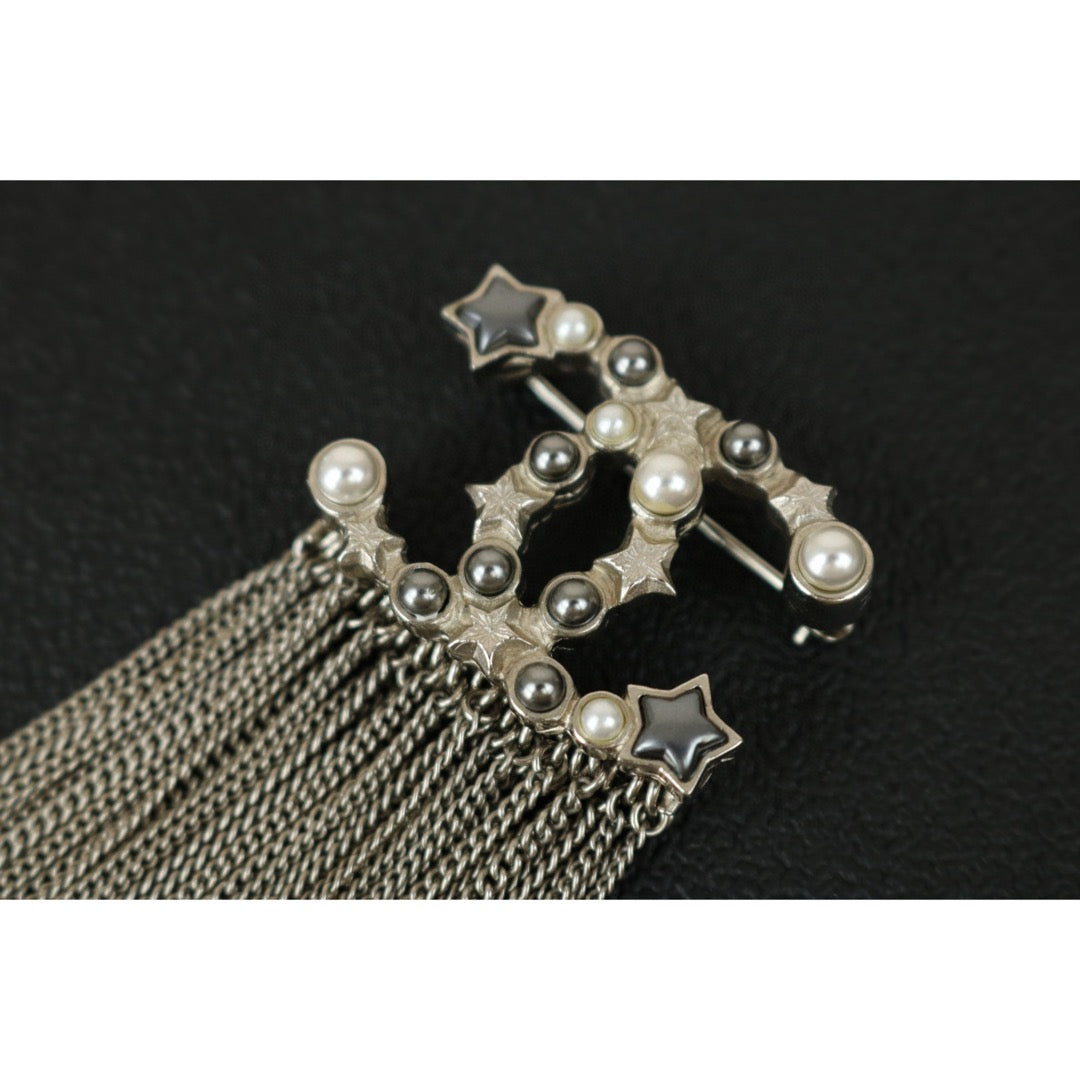 Very Good ( Rank A)｜ CHANEL  Coco Mark Silver Colorblock Pearl  Brooch ｜F25012308