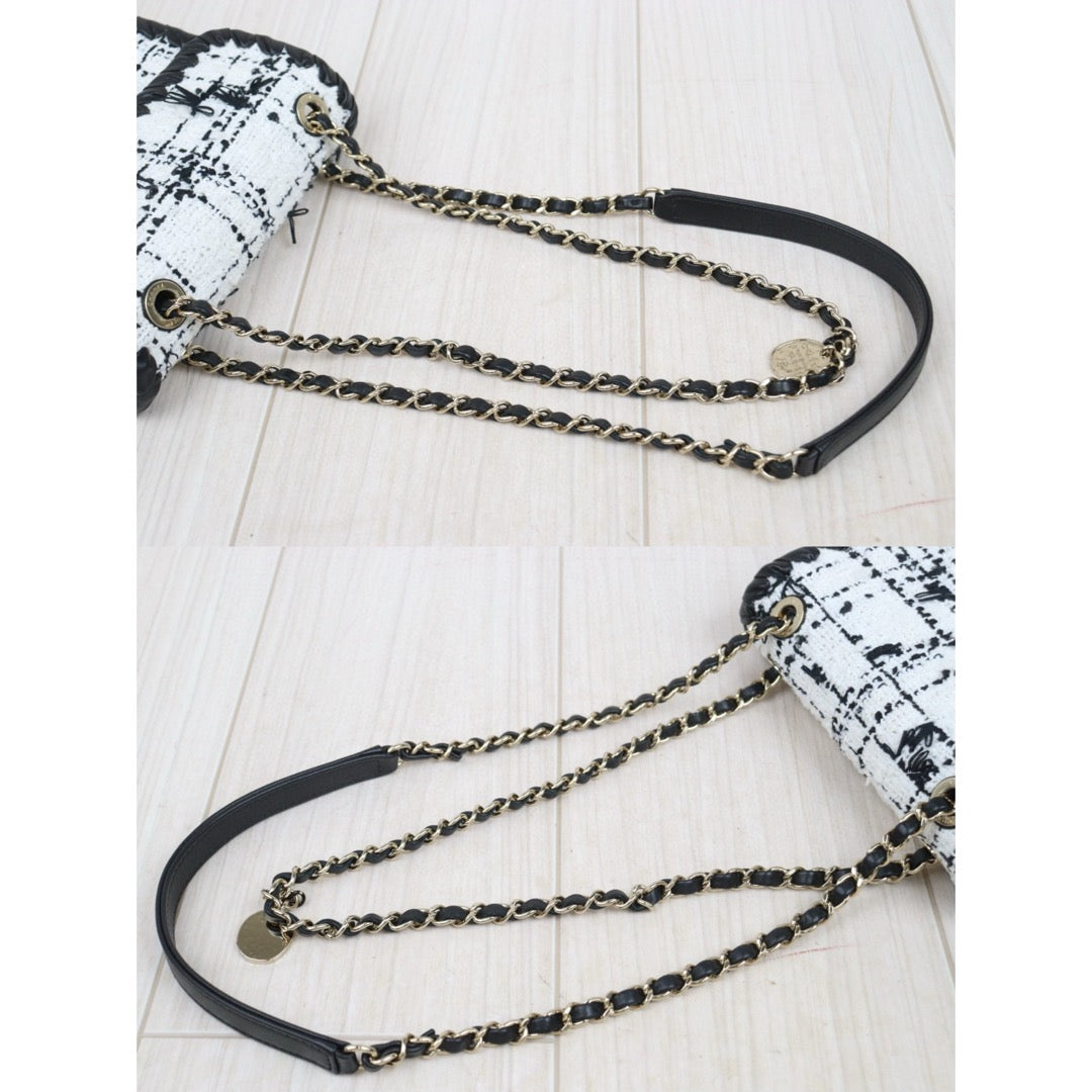 Very Good ( Rank A)｜ CHANEL Matrasse 19 Black White Splicing Color Shoulder Bag IC Chips Model｜P25051608