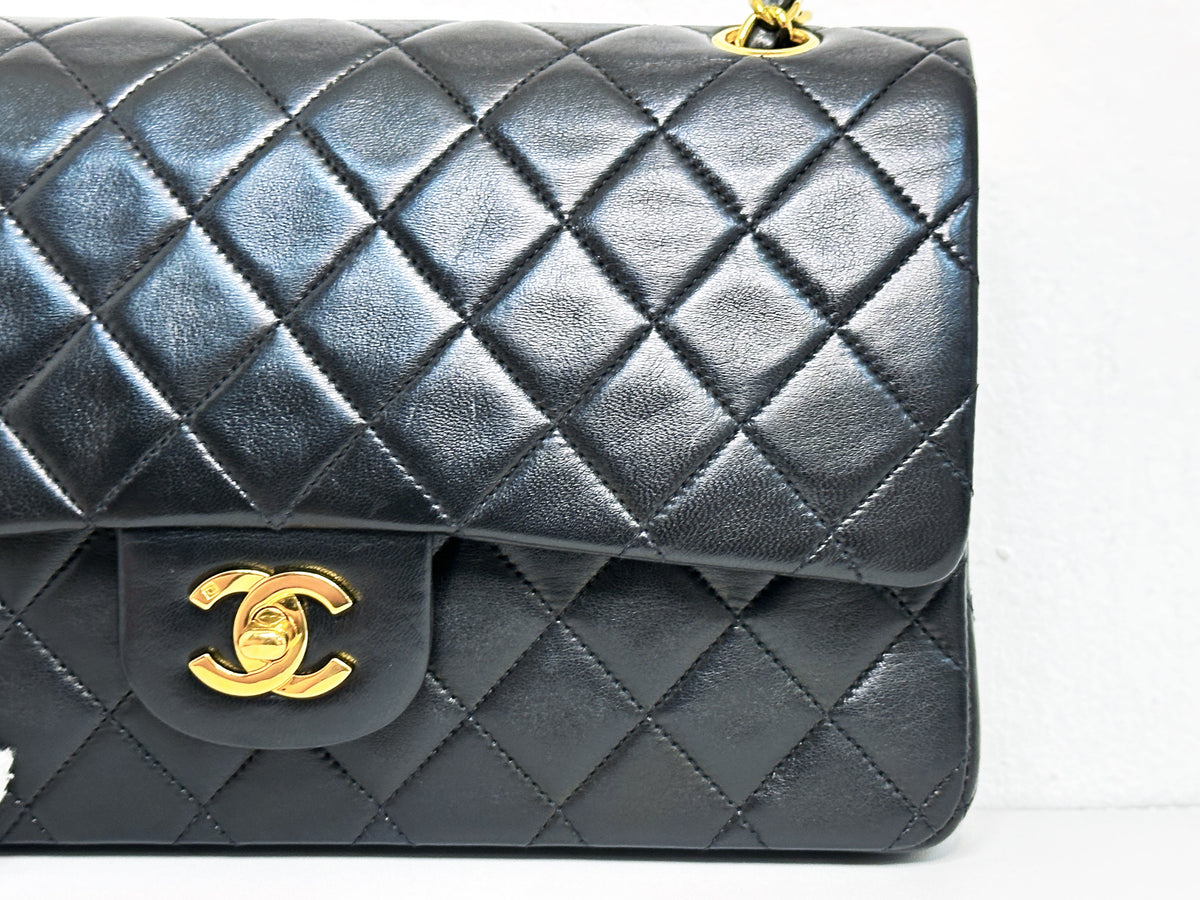 Chanel Vintage Black Quilted Lambskin Medium Classic Double Flap Bag 2843 holo card