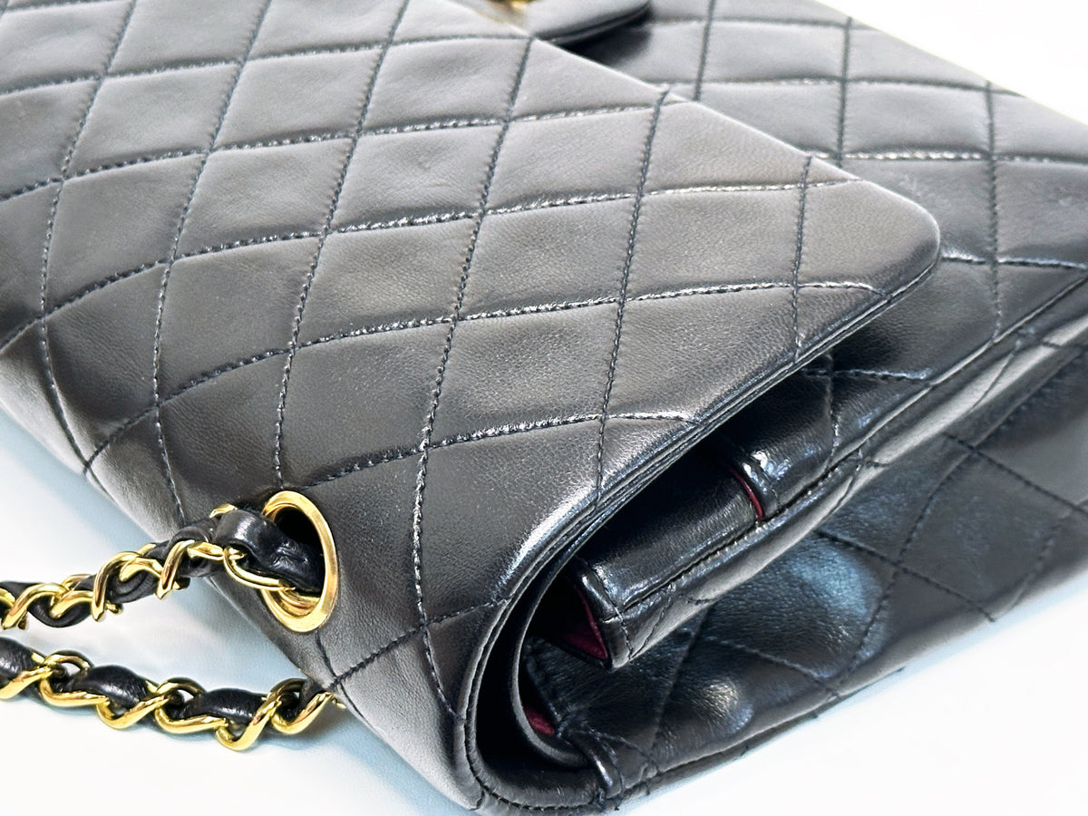 Chanel Vintage Black Quilted Lambskin Medium Classic Double Flap Bag 2843 holo card